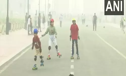 Delhi के बाद 10वें दिन भी दिल्ली में धुंध की परत छाई रही, वायु गुणवत्ता बहुत खराब रही Delhi के बाद 10वें दिन भी दिल्ली में धुंध की परत छाई रही, वायु गुणवत्ता बहुत खराब रही