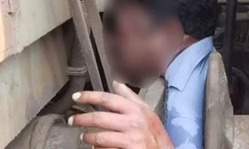 सुरक्षा पर सवाल! रेलकर्मी इंजन-बोगी के बीच दबा, गलती किसकी? नया खुलासा हुआ
