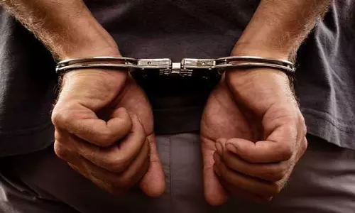 Haryana: गुरुग्राम में ड्रग तस्कर गिरफ्तार Haryana: गुरुग्राम में ड्रग तस्कर गिरफ्तार
