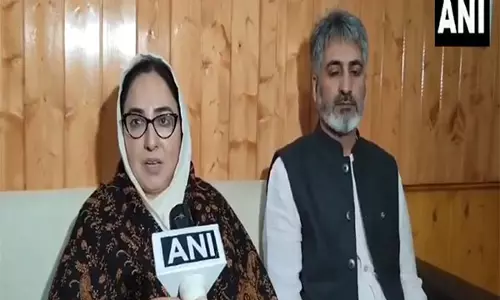 दुश्मन जम्मू-कश्मीर में शांति नहीं चाहते: वीडीजी सदस्यों की हत्या पर BJP Darakshan Andrabi दुश्मन जम्मू-कश्मीर में शांति नहीं चाहते: वीडीजी सदस्यों की हत्या पर BJP Darakshan Andrabi