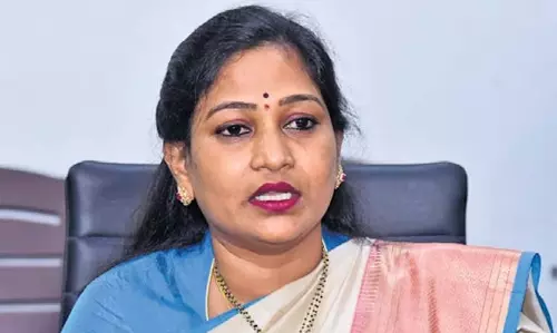 Minister Vangalapudi Anitha: सोशल मीडिया पर अपमानजनक पोस्ट पर सख्त कार्रवाई हो