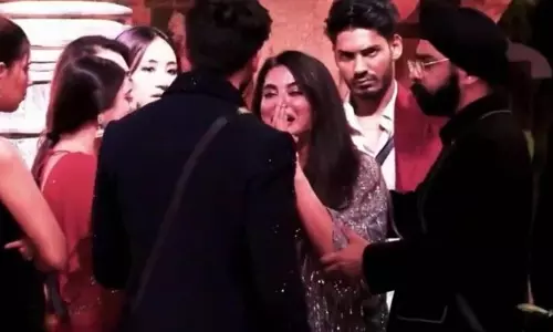Sara अरफीन खान ने अविनाश से माफी मांगी Sara अरफीन खान ने अविनाश से माफी मांगी