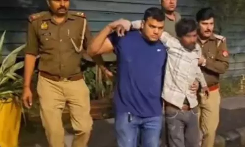 एक साल की बच्ची की चोरी करने वाला बदमाश पुलिस मुठभेड़ में गिरफ्तार, VIDEO एक साल की बच्ची की चोरी करने वाला बदमाश पुलिस मुठभेड़ में गिरफ्तार, VIDEO