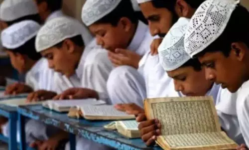 SC के आदेश के बाद मदरसों के उच्च शिक्षा छात्रों का भविष्य अनिश्चित SC के आदेश के बाद मदरसों के उच्च शिक्षा छात्रों का भविष्य अनिश्चित