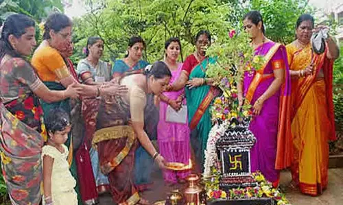 तुलसी विवाह पूजा में किन सामग्रियों का उपयोग किया जाता तुलसी विवाह पूजा में किन सामग्रियों का उपयोग किया जाता