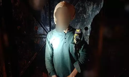 Assam पुलिस ने करीमगंज में सीमा के पास बांग्लादेशी नागरिक को पकड़ा Assam पुलिस ने करीमगंज में सीमा के पास बांग्लादेशी नागरिक को पकड़ा