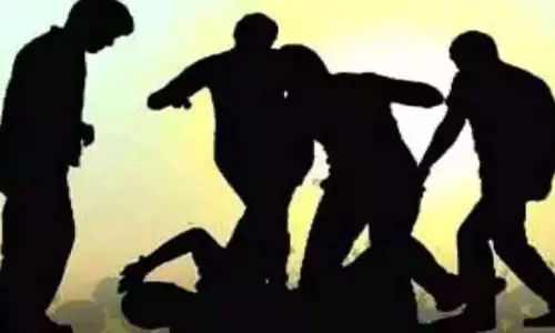 Crime: बुजुर्ग दंपति की पीट-पीटकर हत्या, परिवार ने न्याय की मांग को लेकर हाईवे जाम किया