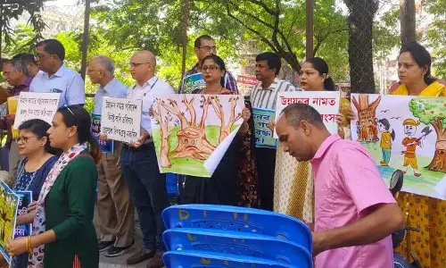 Assam : गुवाहाटी भरलुमुख में पेड़ों की कटाई के खिलाफ स्थानीय लोग एकजुट हुए
