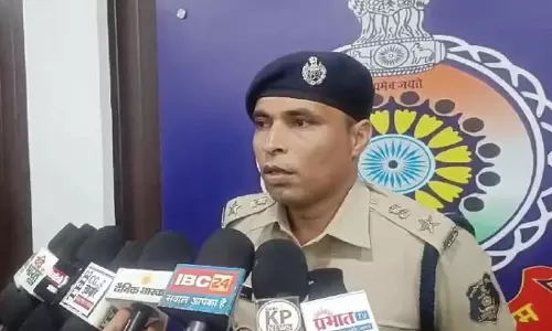 आरक्षक भर्ती के नाम पर पैसा लेने वाले रहें सावधान, SP जितेंद्र शुक्ला ने दी चेतावनी आरक्षक भर्ती के नाम पर पैसा लेने वाले रहें सावधान, SP जितेंद्र शुक्ला ने दी चेतावनी