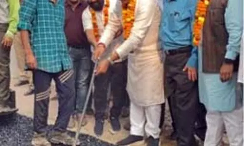 Jammu: अरविंद ने सड़कों के मैकडैमीकरण का काम शुरू किया