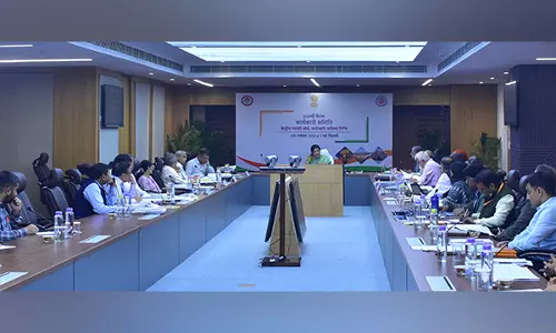 श्रम सचिव सुमिता डावरा ने EPFO के विभिन्न पहलुओं की समीक्षा की