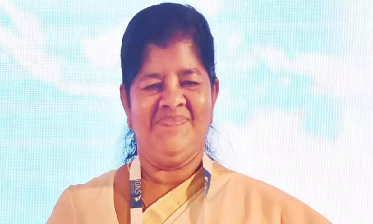 Kerala: मर्सीकुट्टी अम्मा ने ट्रॉलर विवाद में प्रशांत पर साजिश का आरोप लगाया Kerala: मर्सीकुट्टी अम्मा ने ट्रॉलर विवाद में प्रशांत पर साजिश का आरोप लगाया