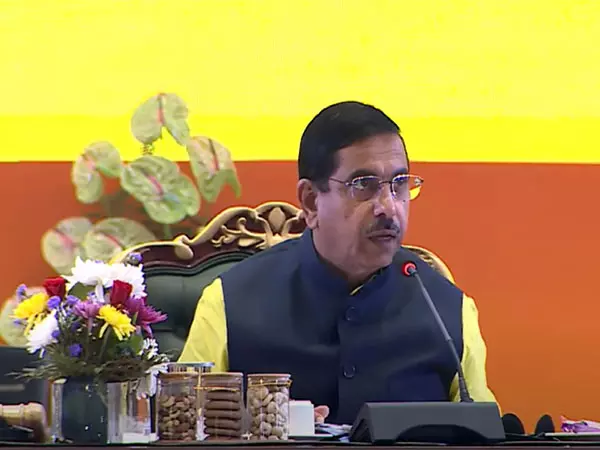 Prahlad Joshi ने कोविड पैनल रिपोर्ट को लेकर जस्टिस डीकुन्हा पर निशाना साधा Prahlad Joshi ने कोविड पैनल रिपोर्ट को लेकर जस्टिस डीकुन्हा पर निशाना साधा