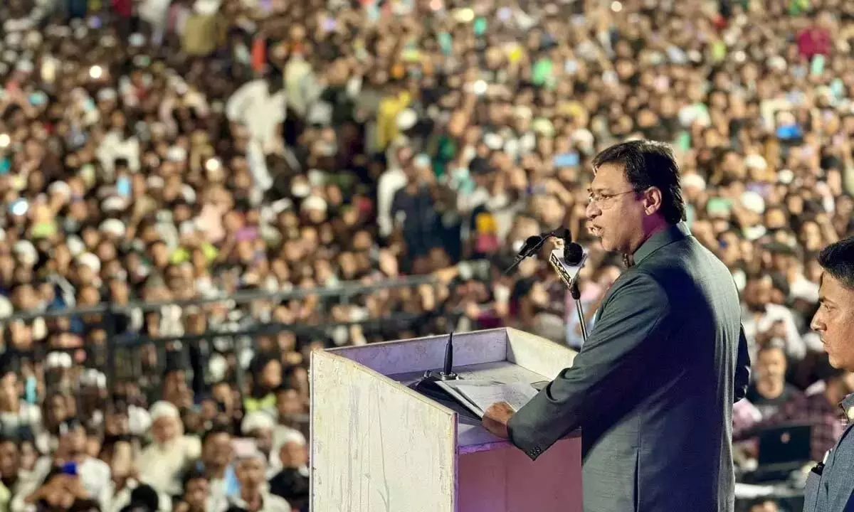 Hyderabad MIM नेताओं ने महाराष्ट्र भर में चुनाव प्रचार तेज कर दिया Hyderabad MIM नेताओं ने महाराष्ट्र भर में चुनाव प्रचार तेज कर दिया