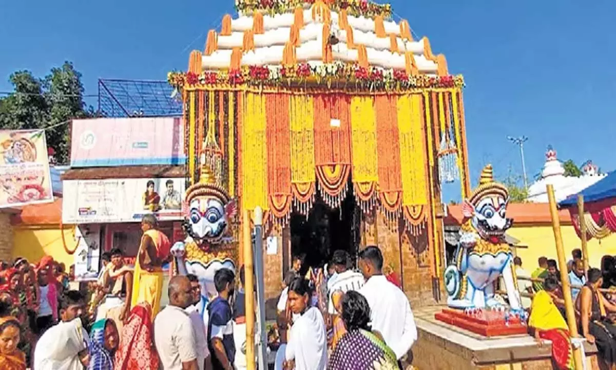 Odisha: तीन लाख श्रद्धालुओं ने गोपीनाथ मंदिर में दर्शन किए Odisha: तीन लाख श्रद्धालुओं ने गोपीनाथ मंदिर में दर्शन किए