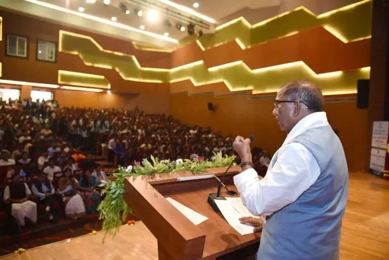 Assam Governor: प्रतिभा प्रोत्साहन योजना में अभ्यर्थियों को प्रेरित Assam Governor: प्रतिभा प्रोत्साहन योजना में अभ्यर्थियों को प्रेरित