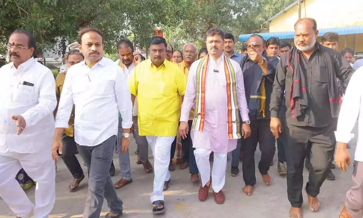 Andhra: अनाकापल्ली रेलवे स्टेशन का नया स्वरूप तैयार किया जाएगा Andhra: अनाकापल्ली रेलवे स्टेशन का नया स्वरूप तैयार किया जाएगा