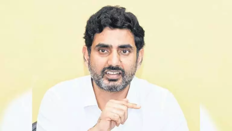Andhra Pradesh: मंत्री लोकेश की सहायता से खाड़ी में फंसे 20 लोगों को बचाया गया Andhra Pradesh: मंत्री लोकेश की सहायता से खाड़ी में फंसे 20 लोगों को बचाया गया