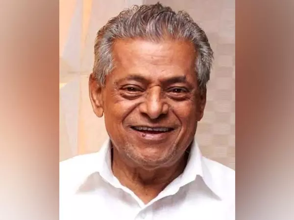 दिग्गज अभिनेता Delhi Ganesh का वायुसेना सम्मान के साथ अंतिम संस्कार किया गया दिग्गज अभिनेता Delhi Ganesh का वायुसेना सम्मान के साथ अंतिम संस्कार किया गया