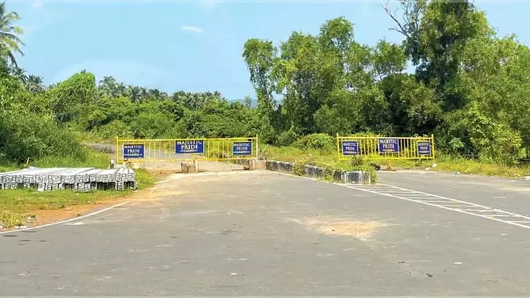 GOA: बाढ़ के महीनों बाद भी सेराउलिम अंडरपास बंद, यात्रियों में निराशा GOA: बाढ़ के महीनों बाद भी सेराउलिम अंडरपास बंद, यात्रियों में निराशा