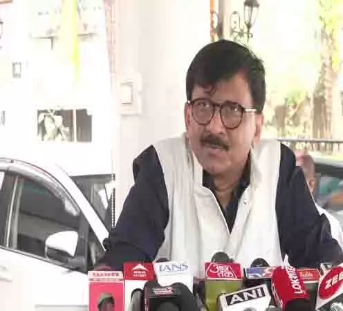 मोदी, शाह ने बालासाहेब ठाकरे की शिवसेना को धोखा दिया: Sanjay Raut मोदी, शाह ने बालासाहेब ठाकरे की शिवसेना को धोखा दिया: Sanjay Raut