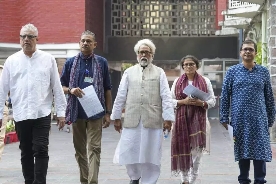 TMC का दावा- चुनाव आयोग ने प्रचार खत्म होने से ठीक पहले शिकायतें सुनने के लिए समय दिया TMC का दावा- चुनाव आयोग ने प्रचार खत्म होने से ठीक पहले शिकायतें सुनने के लिए समय दिया
