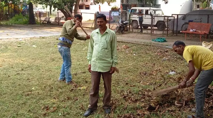 कार्ययोजना बनाकर की जा रही है उद्यानों की साफ-सफाई कार्ययोजना बनाकर की जा रही है उद्यानों की साफ-सफाई