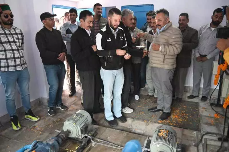 मंत्री ने Jubbal में 4 करोड़ रुपये की जलापूर्ति योजना का उद्घाटन किया मंत्री ने Jubbal में 4 करोड़ रुपये की जलापूर्ति योजना का उद्घाटन किया