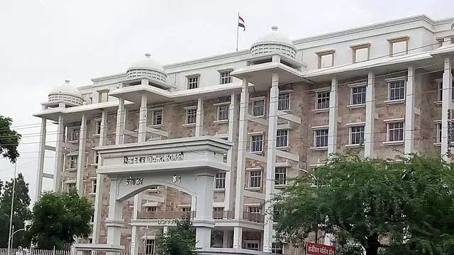 Maharashtra: परस्पर विरोधी राजनीति के कारण मतदाता भ्रमित! Maharashtra: परस्पर विरोधी राजनीति के कारण मतदाता भ्रमित!