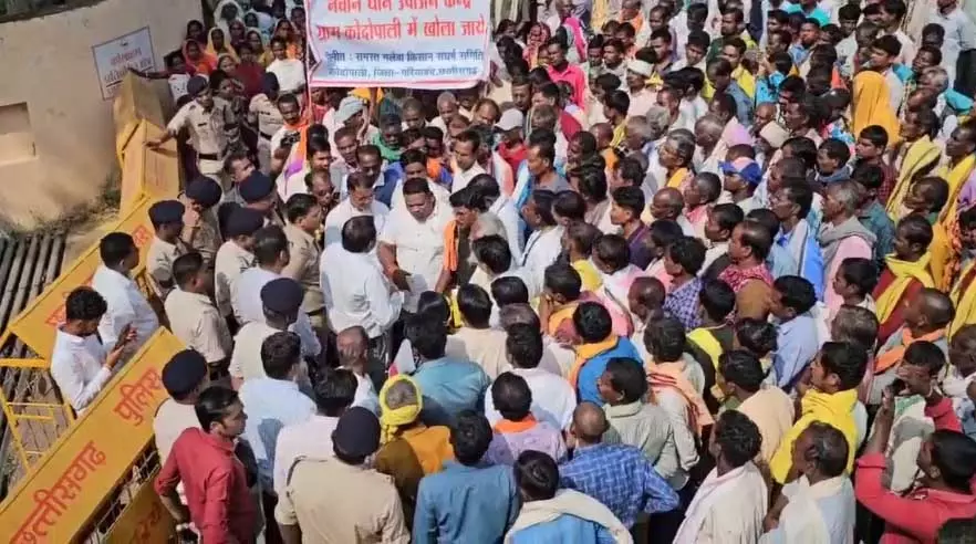 गरियाबंद जिले में अधिक से अधिक संख्या में धान खरीदी केंद्र खोलने की मांग गरियाबंद जिले में अधिक से अधिक संख्या में धान खरीदी केंद्र खोलने की मांग
