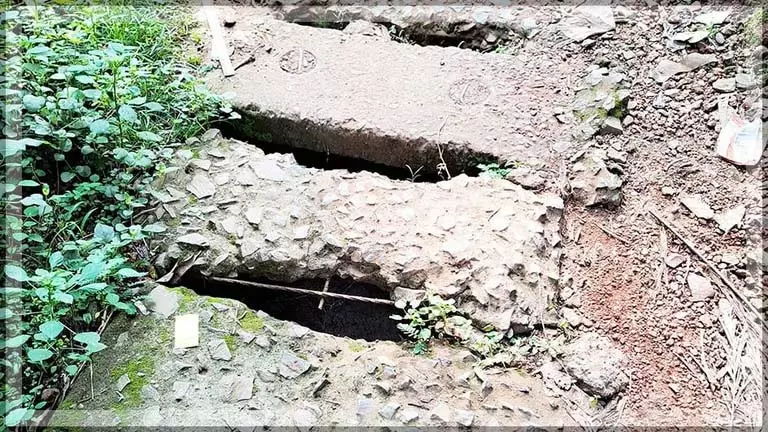 GOA: कंक्रीट नाली स्लैब ढहने के कगार पर GOA: कंक्रीट नाली स्लैब ढहने के कगार पर