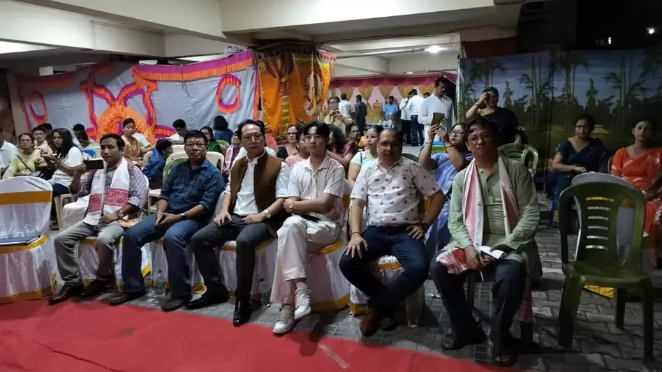 Assam : असमिया प्रवासी समुदाय ने चेन्नई में भाषा और सांस्कृतिक प्रतीक का जश्न मनाया Assam : असमिया प्रवासी समुदाय ने चेन्नई में भाषा और सांस्कृतिक प्रतीक का जश्न मनाया