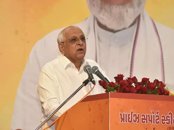 CM भूपेंद्र पटेल ने समर्थन मूल्य पर मूंगफली, सोयाबीन, उड़द और मूंग की राज्यव्यापी खरीद शुरू की CM भूपेंद्र पटेल ने समर्थन मूल्य पर मूंगफली, सोयाबीन, उड़द और मूंग की राज्यव्यापी खरीद शुरू की