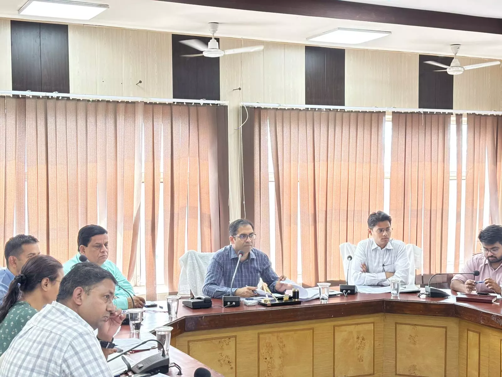 Bharatpur: बजट घोषणाओं को शीघ्र धरातल पर साकार करें: जिला कलेक्टर Bharatpur: बजट घोषणाओं को शीघ्र धरातल पर साकार करें: जिला कलेक्टर