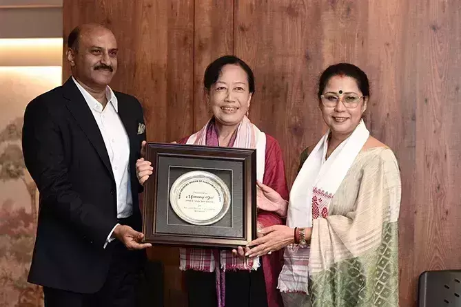 ममंग दाई को यामीन हजारिका वूमन ऑफ सब्सटेंस अवार्ड मिला, APUWJ ने बधाई दी ममंग दाई को यामीन हजारिका वूमन ऑफ सब्सटेंस अवार्ड मिला, APUWJ ने बधाई दी