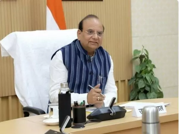 Delhi LG ने स्टाफ की कमी को दूर करने के लिए 1463 स्वास्थ्य पेशेवरों की भर्ती को मंजूरी दी Delhi LG ने स्टाफ की कमी को दूर करने के लिए 1463 स्वास्थ्य पेशेवरों की भर्ती को मंजूरी दी
