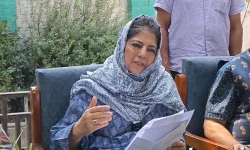 Mehbooba ने 5 लोगों पर पीएसए, यूएपीए लगाने पर चिंता व्यक्त की Mehbooba ने 5 लोगों पर पीएसए, यूएपीए लगाने पर चिंता व्यक्त की