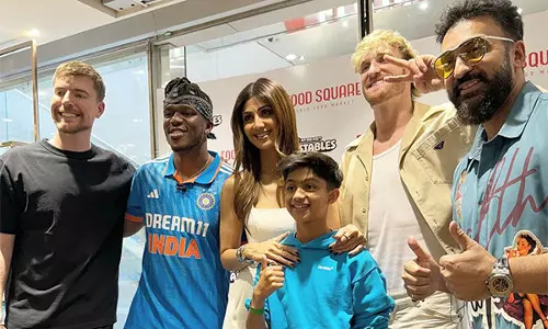 Shilpa Shetty ने मुंबई में यूट्यूबर मिस्टरबीस्ट, लोगन पॉल से मुलाकात की