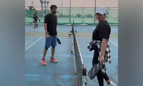 ज़हीर इकबाल ने Sonakshi Sinha के साथ क्यूट वीडियो में आइकॉनिक दीदी तेरा देवर दीवाना सीन को रीक्रिएट किया ज़हीर इकबाल ने Sonakshi Sinha के साथ क्यूट वीडियो में आइकॉनिक दीदी तेरा देवर दीवाना सीन को रीक्रिएट किया