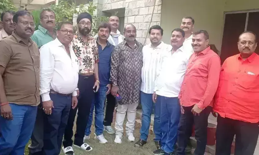 Lucknow: लखनऊ में आबकारी नीति को लेकर के हुई बैठक