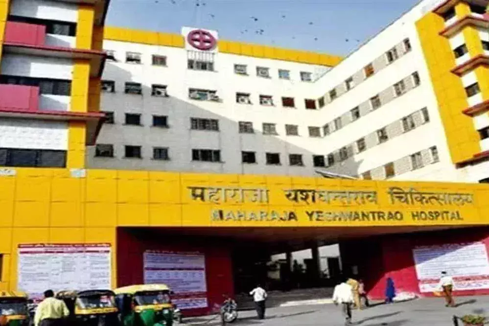Indore: अब एमजीएम मेडिकल कॉलेज के एमवाय अस्पताल में गोल्फ कार्ट स्ट्रेचर की सुविधा मिलेगी