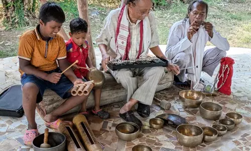 Odisha के पूर्व मुख्यमंत्री और वियतनाम के आदिवासियों ने चिलिका शेल्डक अंतर्राष्ट्रीय लोक महोत्सव में प्रस्तुति दी
