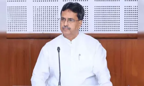 Tripura: माणिक साहा ने बांग्लादेश में सनातन धर्म पर हमलों की निंदा की Tripura: माणिक साहा ने बांग्लादेश में सनातन धर्म पर हमलों की निंदा की