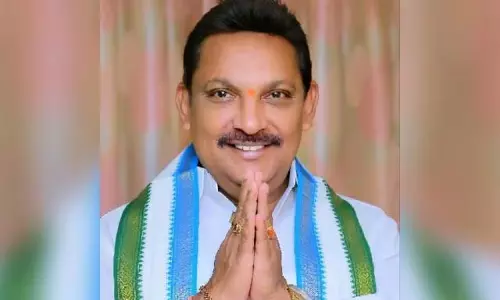 YSRC के पूर्व विधायक ग्रांधी श्रीनिवास पर आयकर छापे जारी