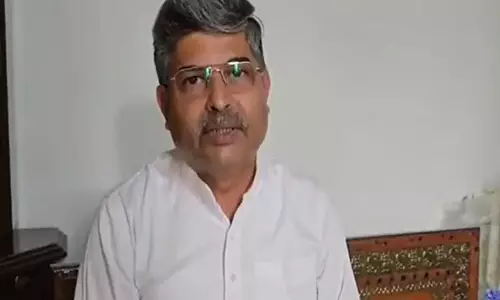 Haryana CM के प्रेस सचिव ने कांग्रेस नेता रणदीप सुरजेवाला पर निशाना साधा Haryana CM के प्रेस सचिव ने कांग्रेस नेता रणदीप सुरजेवाला पर निशाना साधा