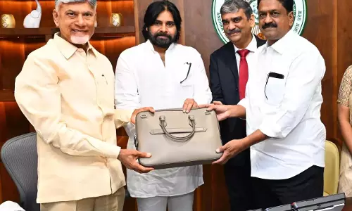 AP के वित्त मंत्री केशव ने पूर्ण बजट पेश किया