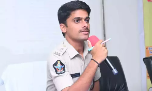पुलिस ने Srikakulam जिले में ट्रांसफॉर्मर चोरी करने वाले गिरोह का भंडाफोड़ किया पुलिस ने Srikakulam जिले में ट्रांसफॉर्मर चोरी करने वाले गिरोह का भंडाफोड़ किया