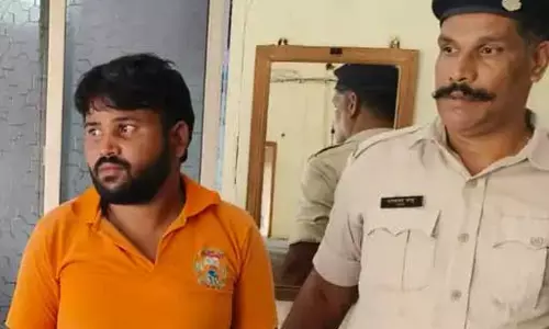 बेगुनाह को बताया गुंडा, पुलिस पर गंभीर आरोप