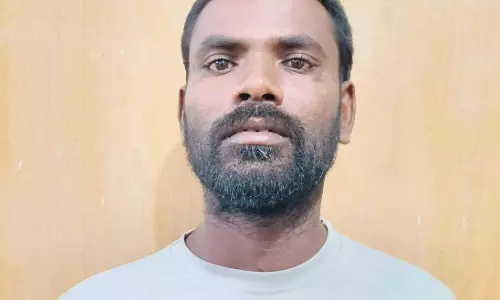 नया बस स्टैंड के पीछे शराब बेचने वाला गिरफ्तार नया बस स्टैंड के पीछे शराब बेचने वाला गिरफ्तार