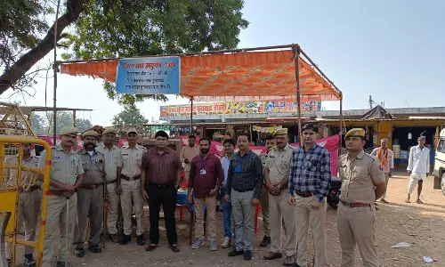 Dungarpur: व्यय प्रेक्षक ने पुनावाड़ा और गेंजी में एसएसटी चेक पोस्ट का निरीक्षण किया